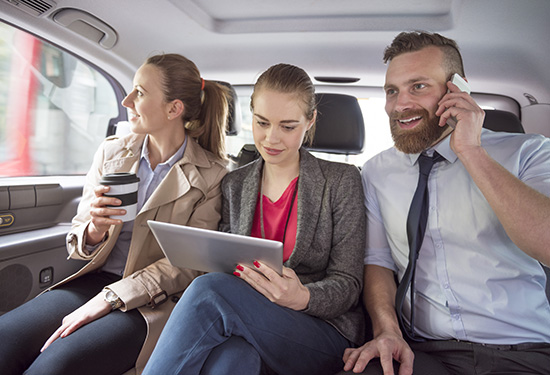 Véhicule avec chauffeur pour transport de groupes à Arras